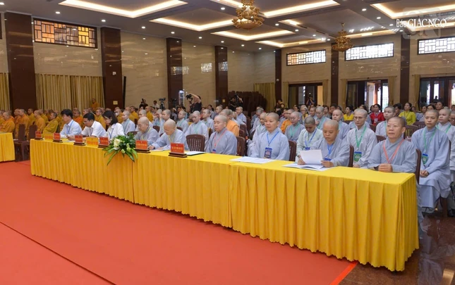 Chư Ni tham dự lễ tổng kết