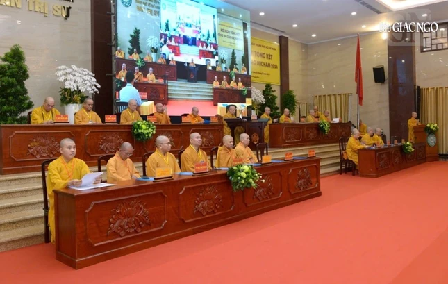 Chư tôn đức chứng minh