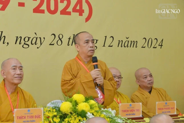 Thượng tọa Thích Viên Trí phát biểu chỉ đạo
