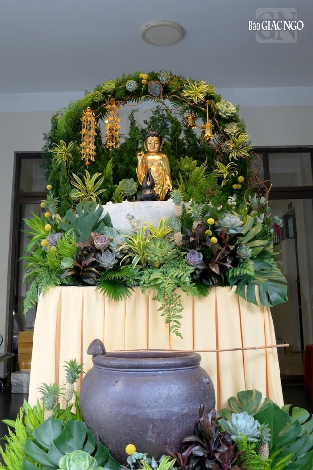 Lễ đài Phật đản tại trụ sở tòa soạn Báo Giác Ngộ