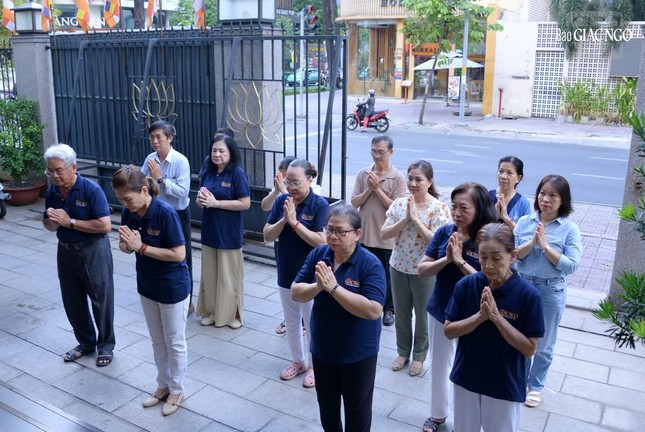 Nhân viên, cộng tác viên tham dự