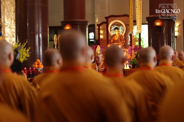 Trang nghiêm khóa lễ