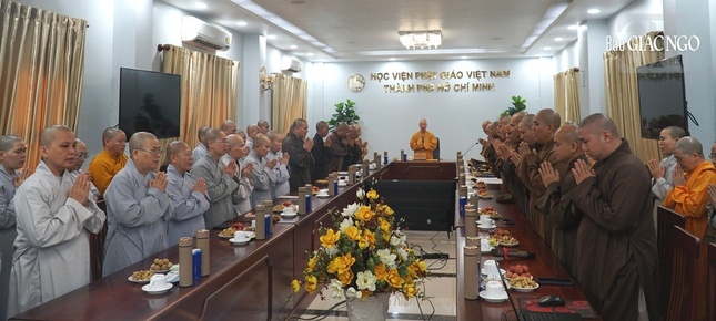 60 chư tôn đức Hội đồng Điều hành và giảng viên tham dự Khóa huân tu lần thứ 7 tại Học viện