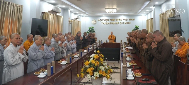 60 chư tôn đức Hội đồng Điều hành và giảng viên tham dự Khóa huân tu lần thứ 7 tại Học viện