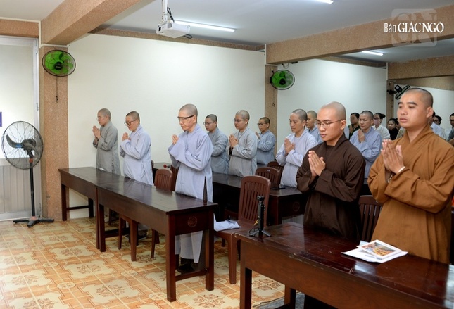 Học viên Tăng, Ni tham dự lễ khai giảng