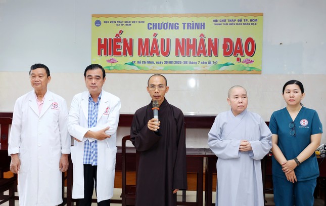 Thượng tọa Thích Phước Lượng phát biểu