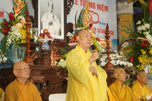 Hòa thượng Thích Nguyên Giác nói về những ấn phẩm của cố Hòa thượng Thích Trí Hữu đang lưu giữ tại thư viện Quảng Hương Già Lam