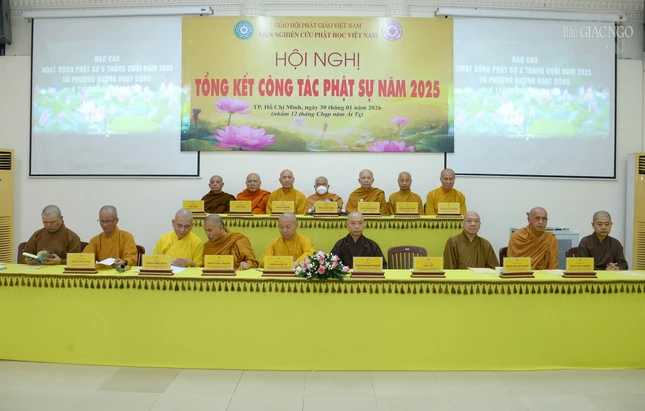 Chư tôn đức chứng minh buổi lễ