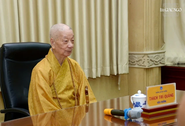 Đại lão Hòa thượng Viện trưởng sách tấn chư tôn đức Hội đồng Điều hành và giảng viên