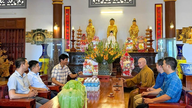 Thượng tọa Thích Nhuận Bảo tiếp phái đoàn