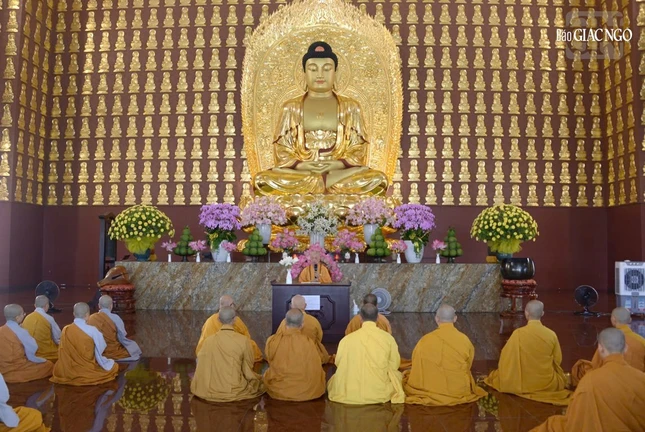 Lắng nghe Đại lão Hòa thượng giáo giới