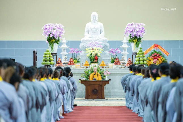 Phật tử Đạo tràng Pháp Hoa và các đạo tràng phát tâm hộ trì cho chư Tăng, Ni trong mùa hạ