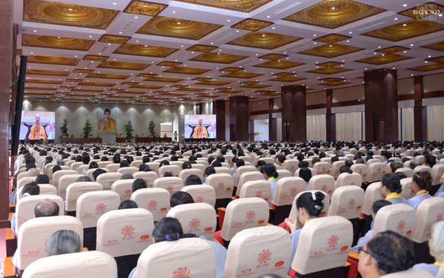 Đông đảo Phật tử tham dự khóa tu Ngày an lạc