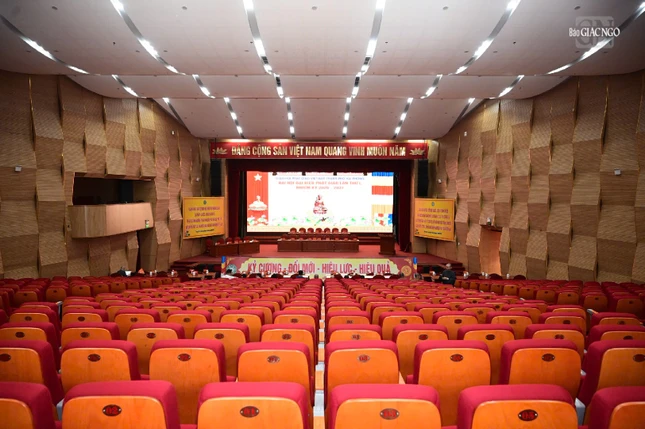 Hội trường nơi diễn ra các phiên làm việc của Đại hội đại biểu Phật giáo TP.Hải Phòng