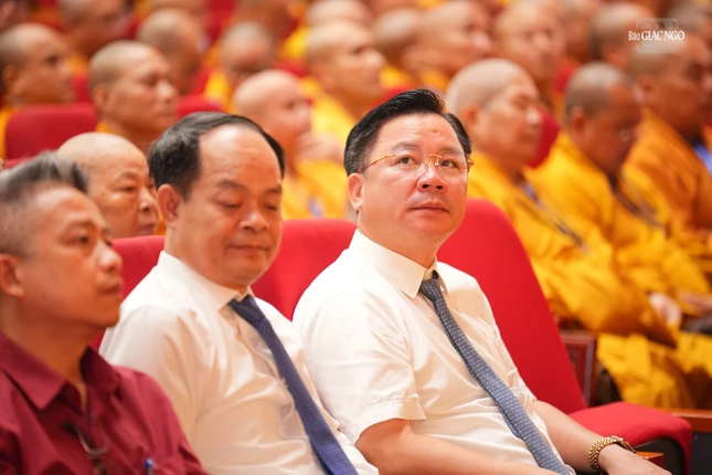 Lãnh đạo chính quyền tham dự
