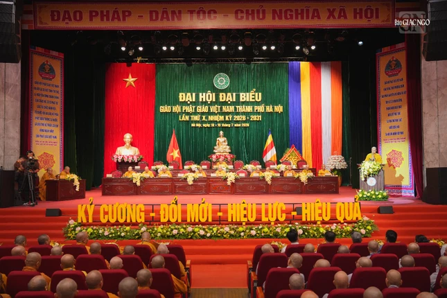 Phiên làm việc thứ nhất diễn ra tại Cung Văn hóa Hữu nghị Việt Xô