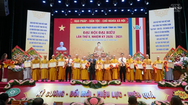UBND tỉnh Hà Tĩnh tặng Bằng khen đến 15 cá nhân xuất sắc