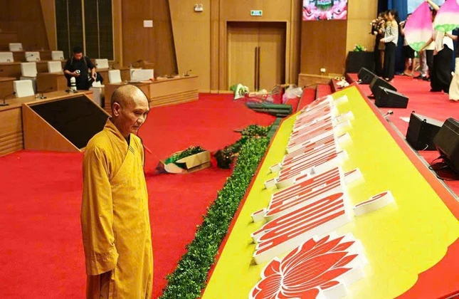 Hòa thượng Thích Thanh Điện trực tiếp kiểm tra, chỉ đạo, đôn đốc các khâu chuẩn bị