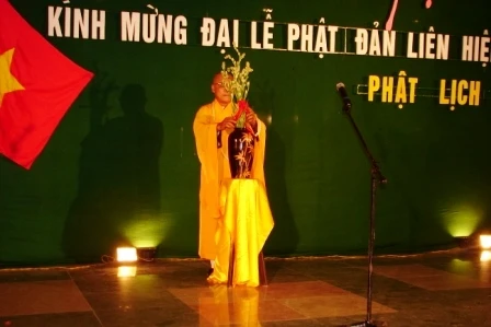Công diễn văn nghệ quần chúng nhân mùa Phật đản ảnh 4