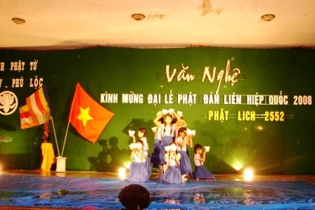 Công diễn văn nghệ quần chúng nhân mùa Phật đản ảnh 10