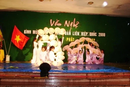 Công diễn văn nghệ quần chúng nhân mùa Phật đản ảnh 11