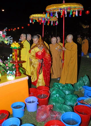 Lâm Đồng: Thiêng liêng đêm sen mừng Khánh Đản ảnh 12