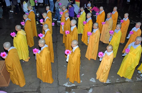 Lâm Đồng: Thiêng liêng đêm sen mừng Khánh Đản ảnh 8