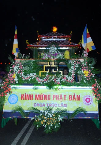 Rực sáng xe hoa ở thành phố hoa Đà lạt ảnh 17