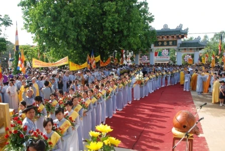 Thừa Thiên Huế: Dâng hoa cúng dường Lễ Kỷ niệm Khánh Đản ảnh 7