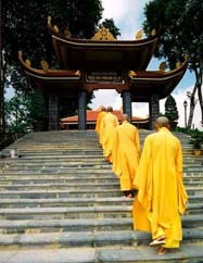Đường vào thiền viện Trúc Lâm Yên Tử Đường vào thiền viện Trúc Lâm Yên Tử