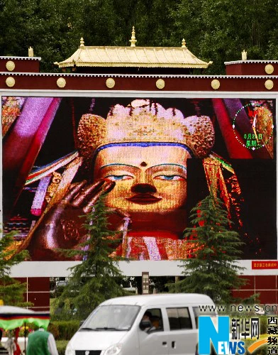 anh phat đuoc khai trien tai cung potala.jpg