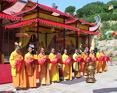 Các tôn giáo ở Việt Nam được tôn trọng ảnh 1 Các tôn giáo ở Việt Nam được tôn trọng ảnh 1