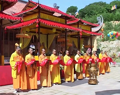 Các tôn giáo ở Việt Nam được tôn trọng ảnh 1