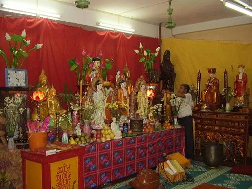 Chuẩn bị lễ Phật tại Phật Tích Linh Ứng tự