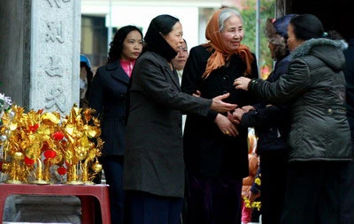Đầu năm đi lễ chùa cầu phúc ảnh 8