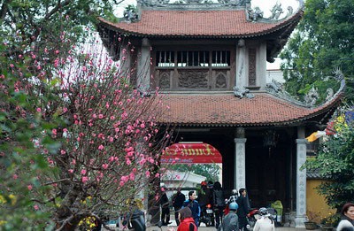 Đầu năm đi lễ chùa cầu phúc ảnh 9 Đầu năm đi lễ chùa cầu phúc ảnh 9