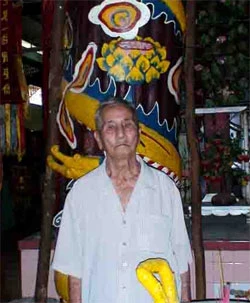 Chuyện ly kỳ quanh những cây nến cháy 640 năm ảnh 2