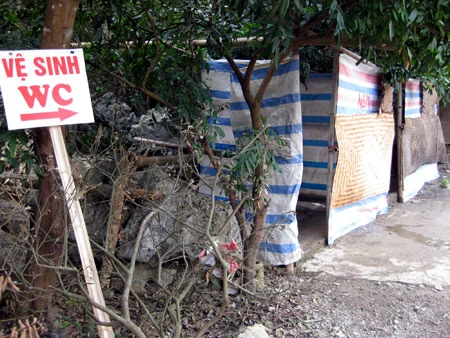 Khai hội chùa Hương: Kẹt đò hàng giờ trên suối Yến ảnh 4