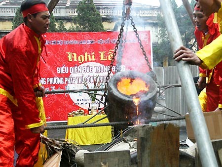 Xem đúc trống Đồng ở Thành cổ Thăng Long ảnh 1 Xem đúc trống Đồng ở Thành cổ Thăng Long ảnh 1