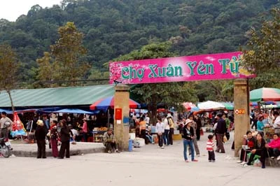 Chợ xuân - nét mới của Hội xuân Yên Tử năm nay