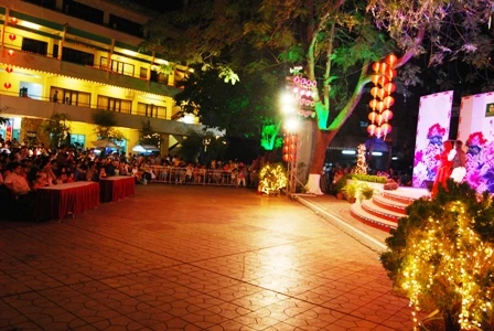 Lễ Hội lồng đèn: Nét văn hóa người Hoa trên đất Việt. ảnh 1 Lễ Hội lồng đèn: Nét văn hóa người Hoa trên đất Việt. ảnh 1