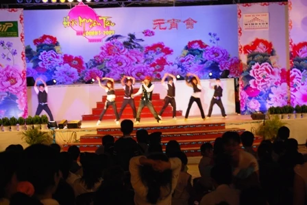 Lễ Hội lồng đèn: Nét văn hóa người Hoa trên đất Việt. ảnh 11 Lễ Hội lồng đèn: Nét văn hóa người Hoa trên đất Việt. ảnh 11