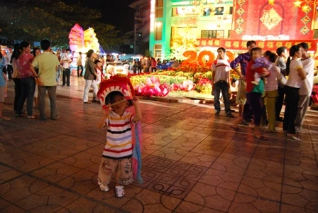 Lễ Hội lồng đèn: Nét văn hóa người Hoa trên đất Việt. ảnh 14 Lễ Hội lồng đèn: Nét văn hóa người Hoa trên đất Việt. ảnh 14