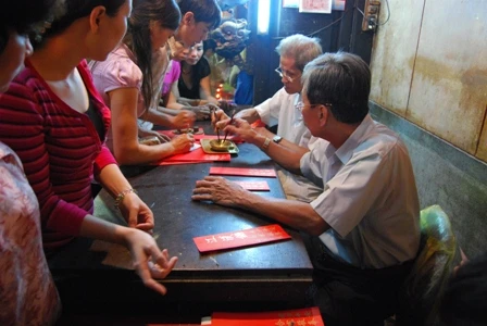 Lễ Hội lồng đèn: Nét văn hóa người Hoa trên đất Việt. ảnh 22 Lễ Hội lồng đèn: Nét văn hóa người Hoa trên đất Việt. ảnh 22