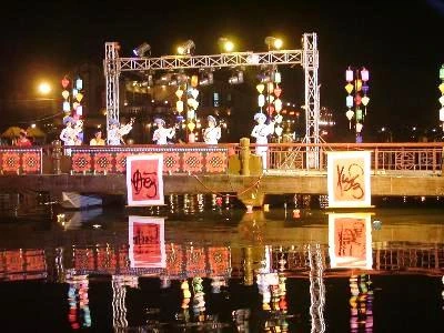 Lễ Hội lồng đèn: Nét văn hóa người Hoa trên đất Việt. ảnh 29 Lễ Hội lồng đèn: Nét văn hóa người Hoa trên đất Việt. ảnh 29