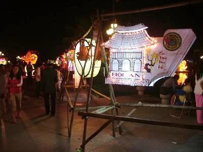 Lễ Hội lồng đèn: Nét văn hóa người Hoa trên đất Việt. ảnh 33 Lễ Hội lồng đèn: Nét văn hóa người Hoa trên đất Việt. ảnh 33