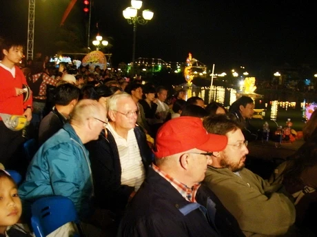 Lễ Hội lồng đèn: Nét văn hóa người Hoa trên đất Việt. ảnh 36 Lễ Hội lồng đèn: Nét văn hóa người Hoa trên đất Việt. ảnh 36