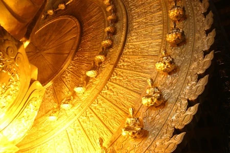 Nô nức đi lễ đầu năm ở chùa Bái Đính