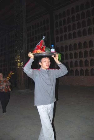 Nô nức đi lễ đầu năm ở chùa Bái Đính