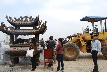 Nô nức đi lễ đầu năm ở chùa Bái Đính